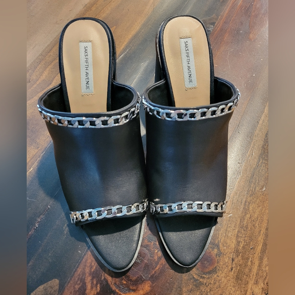 Saks Fifth Avenue Charlotte, Black mule, Size 9